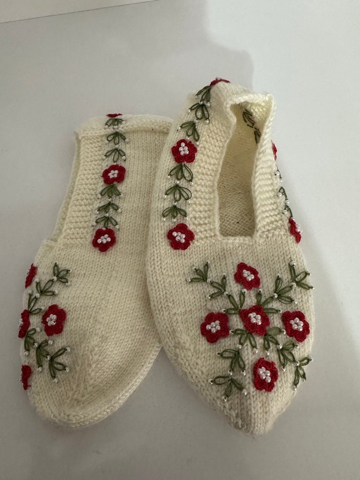 Nakışlı krem Örgü Kadın patik 5 mil isteginz model ve renk örülr - Görsel 3