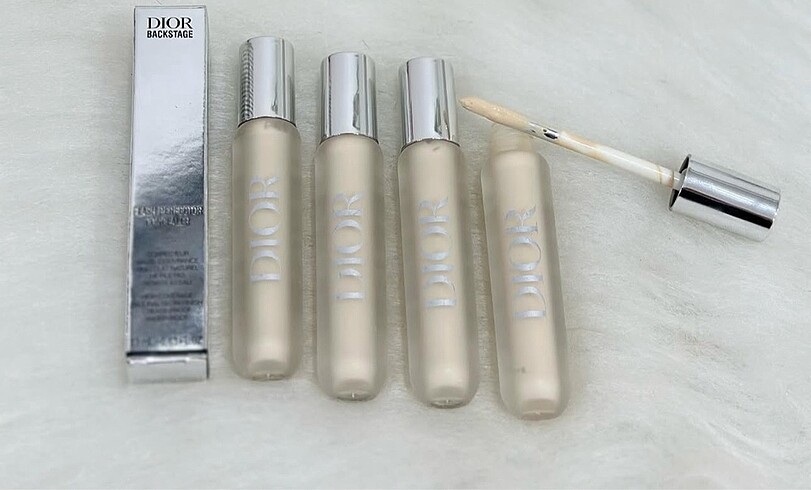 Dior fırçalı kapatıcı