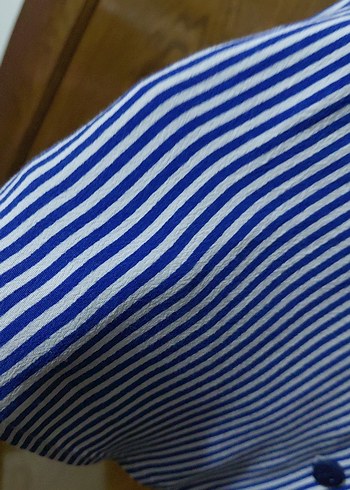 Düğmeli Lacivert Çizgili Kadın Gömlek BERSHKA - Görsel 6