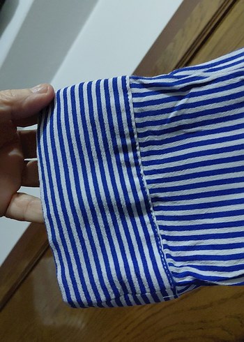 Düğmeli Lacivert Çizgili Kadın Gömlek BERSHKA - Görsel 5