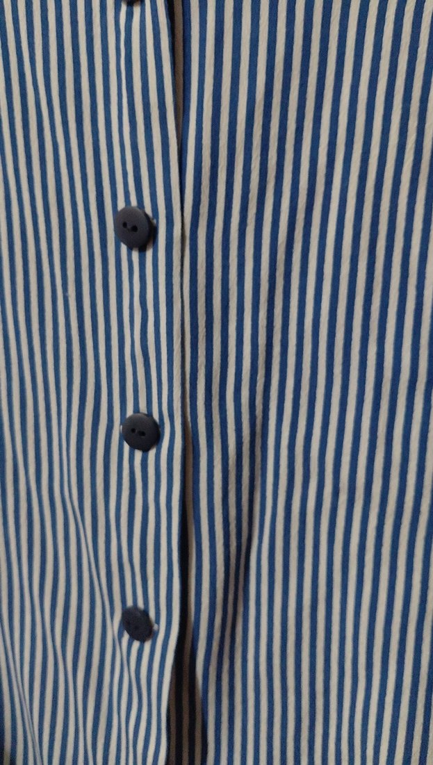 Düğmeli Lacivert Çizgili Kadın Gömlek BERSHKA - Görsel 4