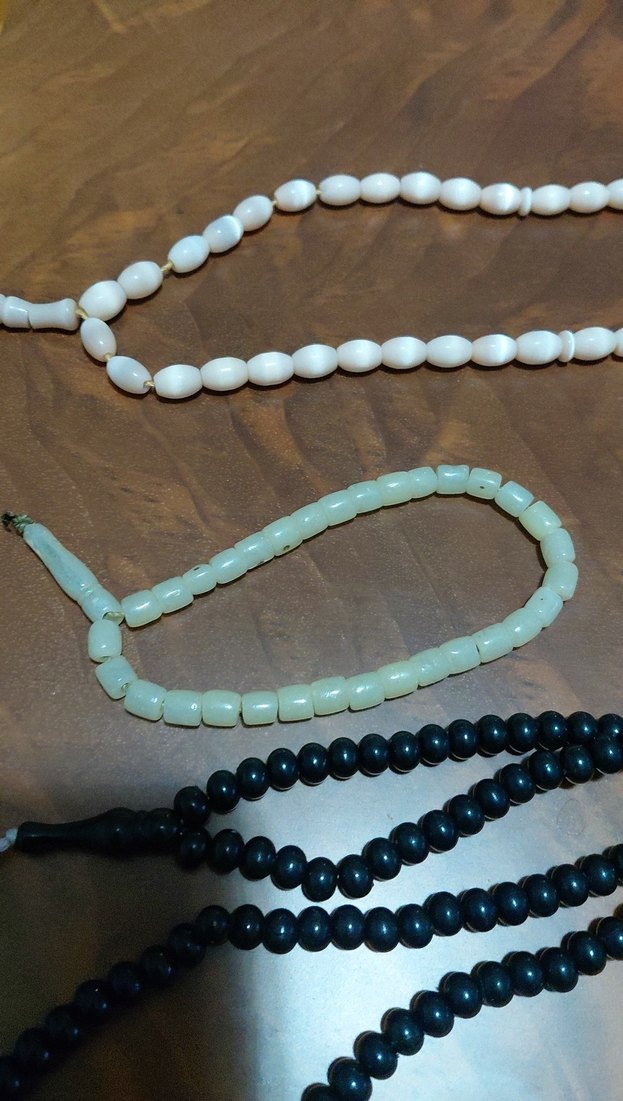 Erkekler için koyu renk tesbih seti - Görsel 3