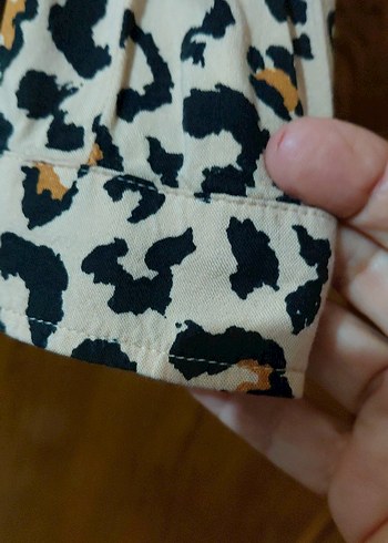 Düğmeli Leopar Desenli Kadın Gömlek - Görsel 4