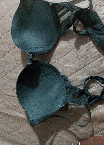 Minimalist Siyah Midi Sütyen
36 beden içın - Görsel 3