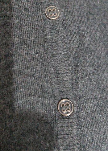 Gri V Yaka Düğmeli Kadın Hırka - Görsel 5