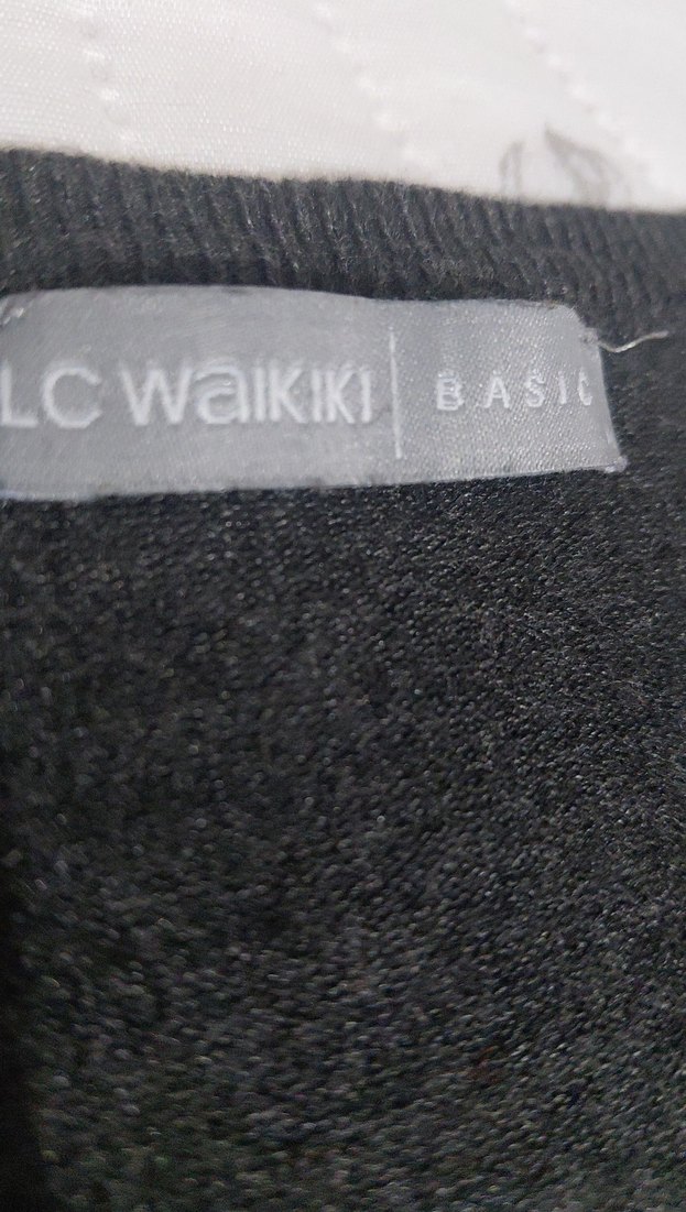 Gri V Yaka Düğmeli Kadın Hırka - Görsel 2