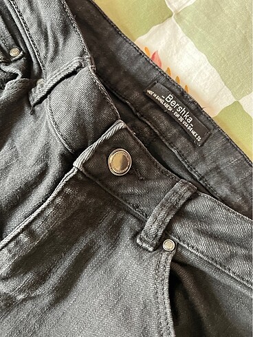 Bershka İspanyol paca pantolon