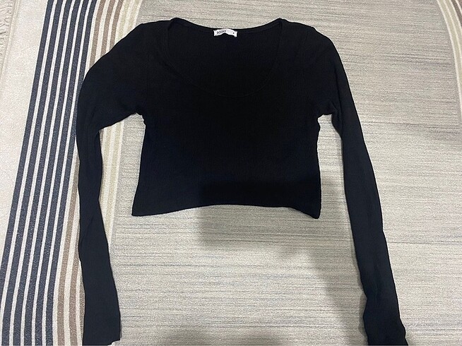 Siyah uzun kollu crop