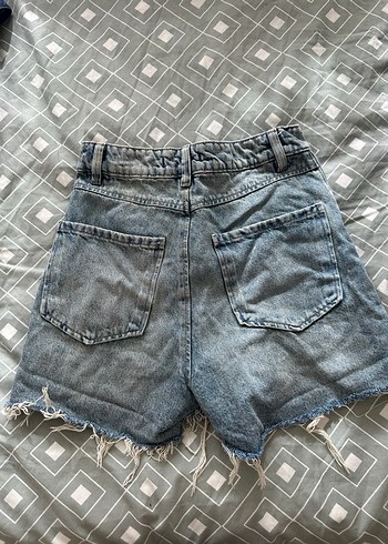 Stradivarius Gri Bol Kesim Mini Denim Şort - Görsel 3