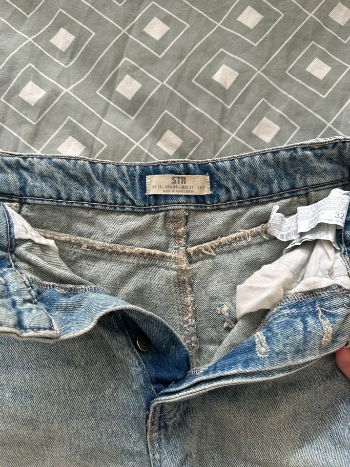 Stradivarius Gri Bol Kesim Mini Denim Şort - Görsel 2