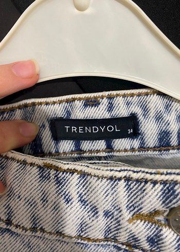 Düğmeli Gri Mavi Bağlama Desenli Kadın Kot Şort - Görsel 2