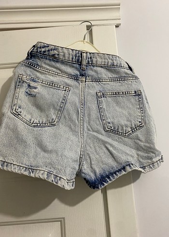 Düğmeli Gri Mavi Bağlama Desenli Kadın Kot Şort - Görsel 3