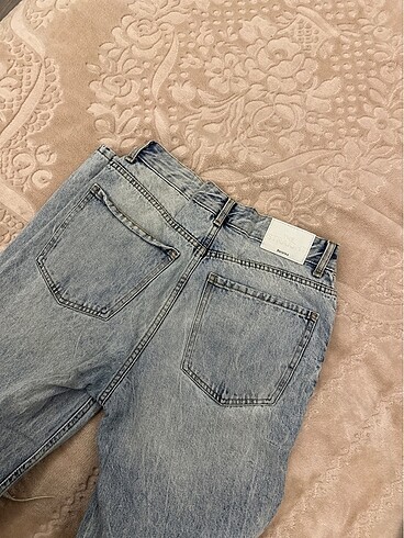 38 Beden mavi Renk BERSHKA jeans
