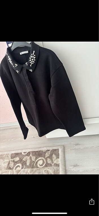 Zara Zara sweat yaka kısmı taş detaylı