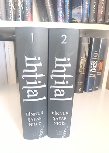 İhtilal - Binnur Şafak Niğiz 2 Cilt