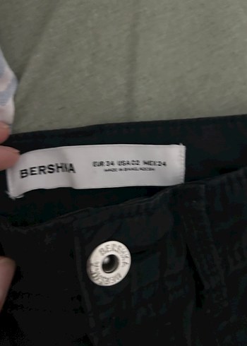 Bershka Siyah Kemerli Rahat Kesim Pantolon
