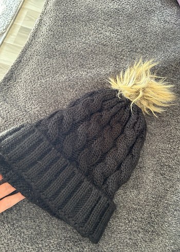 Kadın Gri Örgü Ponponlu Bere - Görsel 2