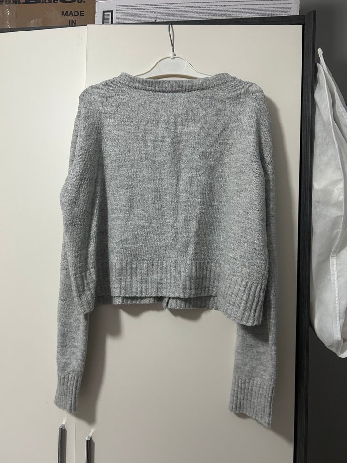 Gri Düğmeli Kadın Hırka - Görsel 4