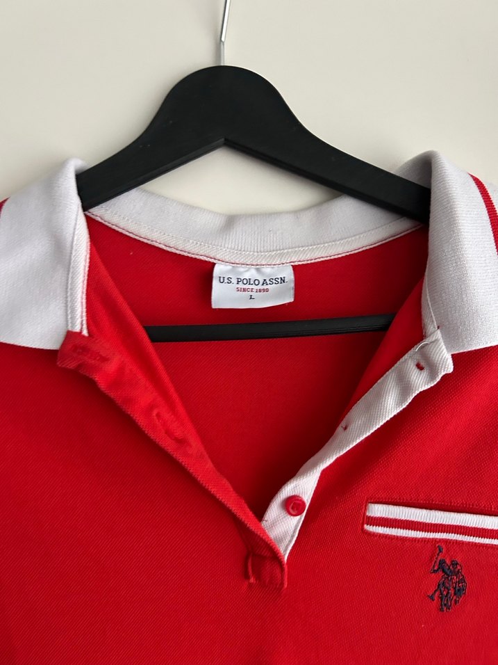 Düğmeli Kırmızı Kısa Kollu Kadın Tişört - Görsel 4