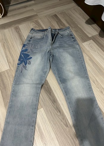 38 Beden Nakışlı Düğmeli Mavi Gri Kadın Jean