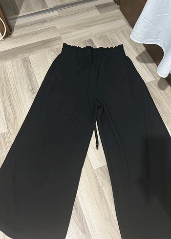 Diğer Kadın Siyah Pilili Bol Kesim Kumaş Pantolon