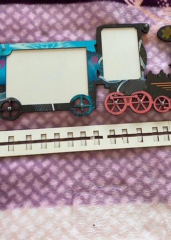 Renkli Tren Tasarımlı Çerçeve - Görsel 4