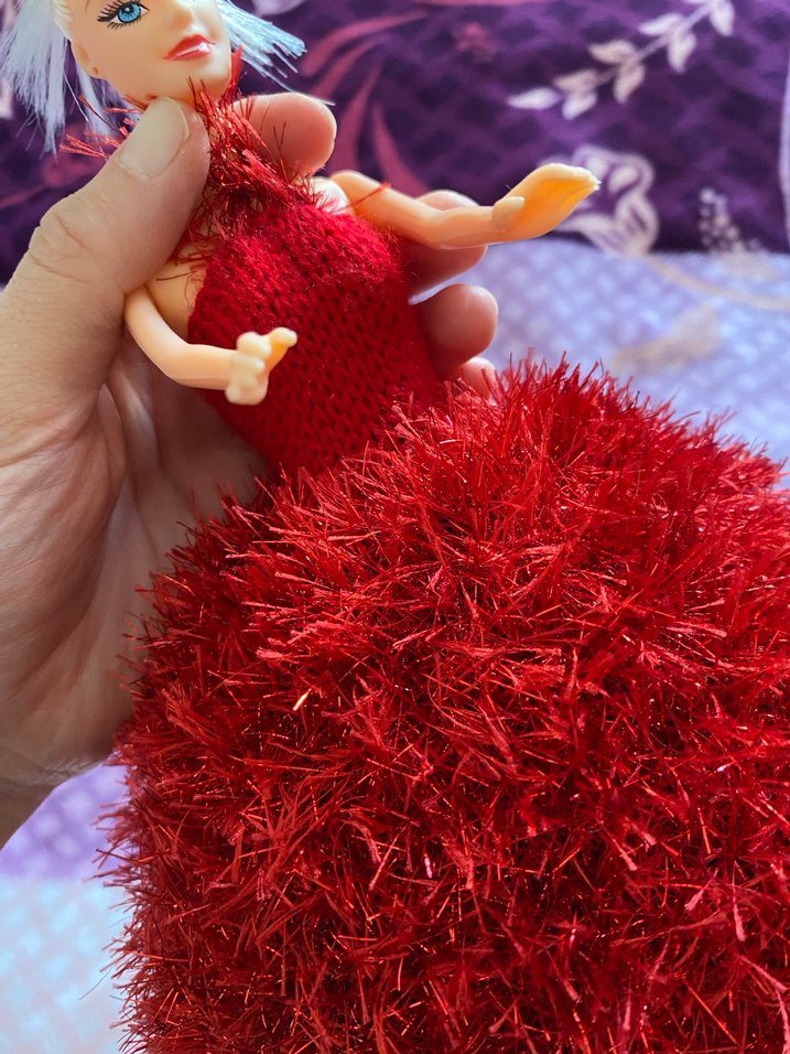 Kırmızı elbiseli barbie Bebek - Görsel 3