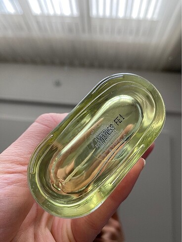 Beden Renk 100 ml Kenneth Cole parfüm şişesi