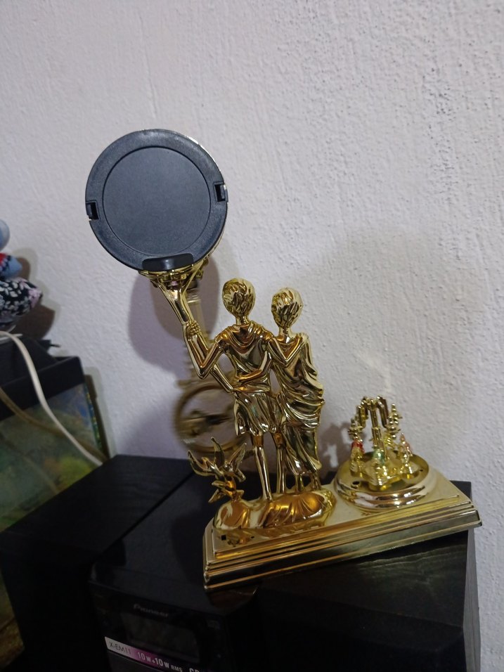 Altın Renkli Parlak Masa Saati - Görsel 3