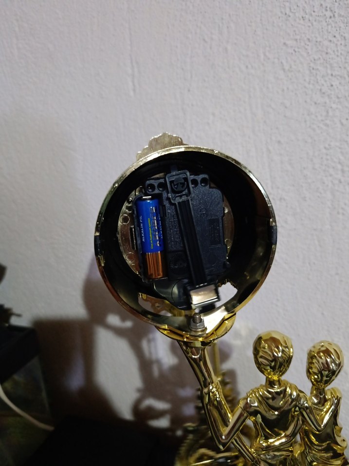 Altın Renkli Parlak Masa Saati - Görsel 4