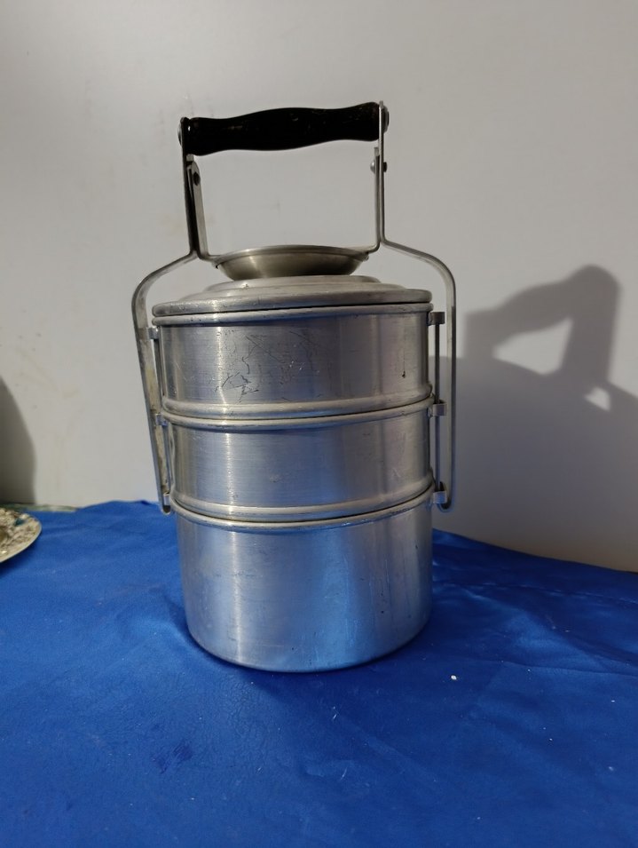 Gri Metal Katlanabilir Yemek Kabı - Görsel 2