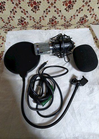 Beyaz Mikrofon Seti ve Aksesuarları - Görsel 3