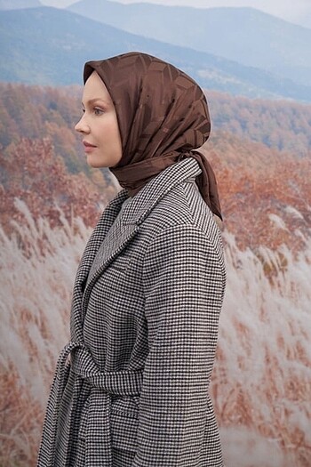 Armanda İtalyan Jakar Eşarp