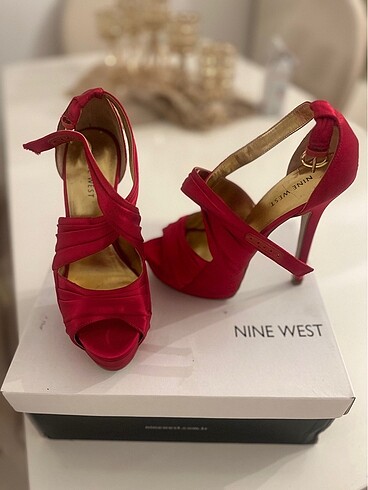 Nine West Nine West kırmızı saten topuklu ayakkabı