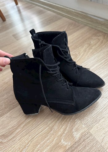 Diğer Siyah Süet Bağcıklı Gotik Kadın Bot