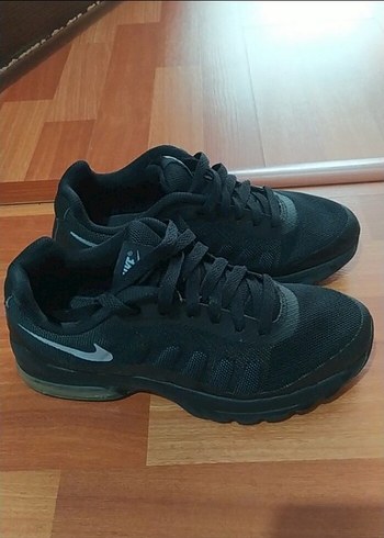 Siyah Bağcıklı Kadın Spor Ayakkabı