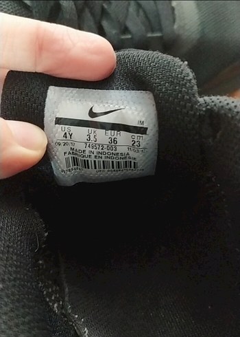 Nike Siyah Bağcıklı Kadın Spor Ayakkabı