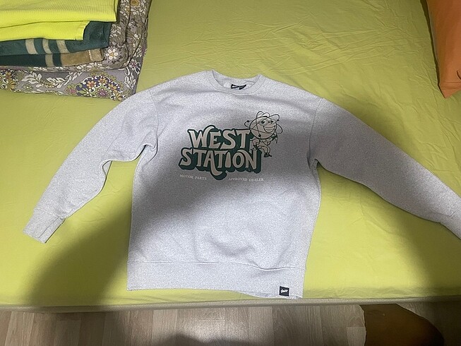 Pull and bear sweatshirt