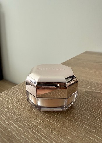 Fenty Beauty Fenty Beauty Açık Bej Pudra