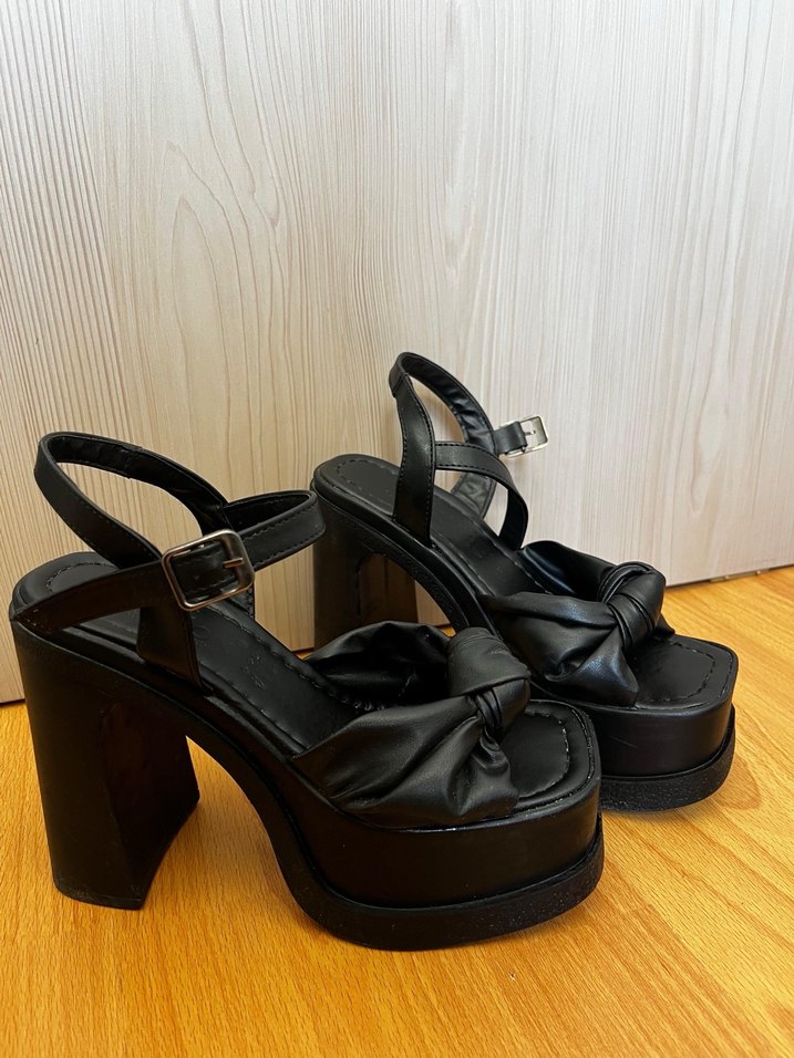 Tokalı Siyah Platform Topuklu Kadın Ayakkabı - Görsel 2