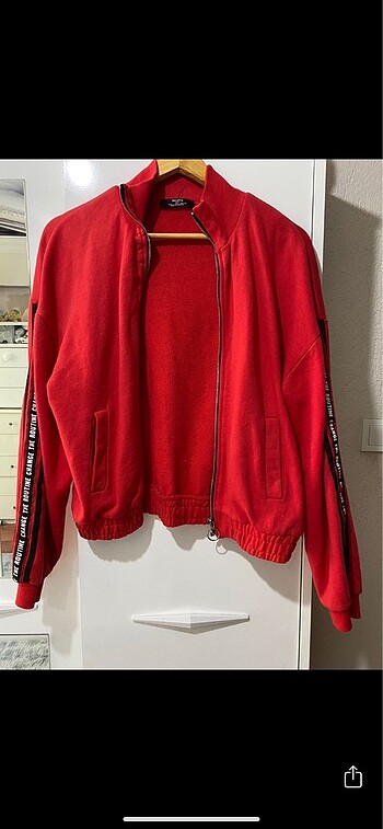 Bershka kırmızı ceket