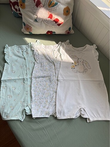 Bebek Romper