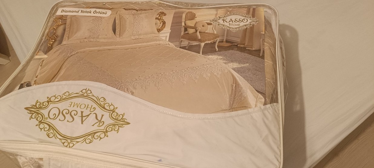 İşlemeli Parlak Beyaz Yatak Örtüsü - Görsel 2