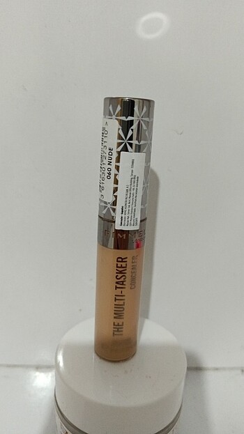 Rimmel London the multi taskter concealer