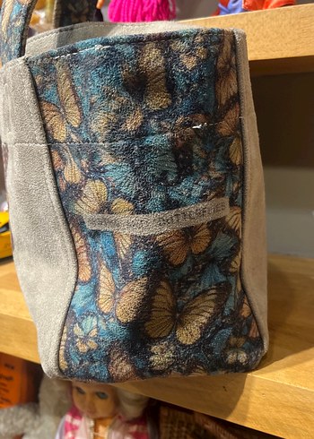 Kelebek Baskılı Kadın Süet Çanta - Görsel 2