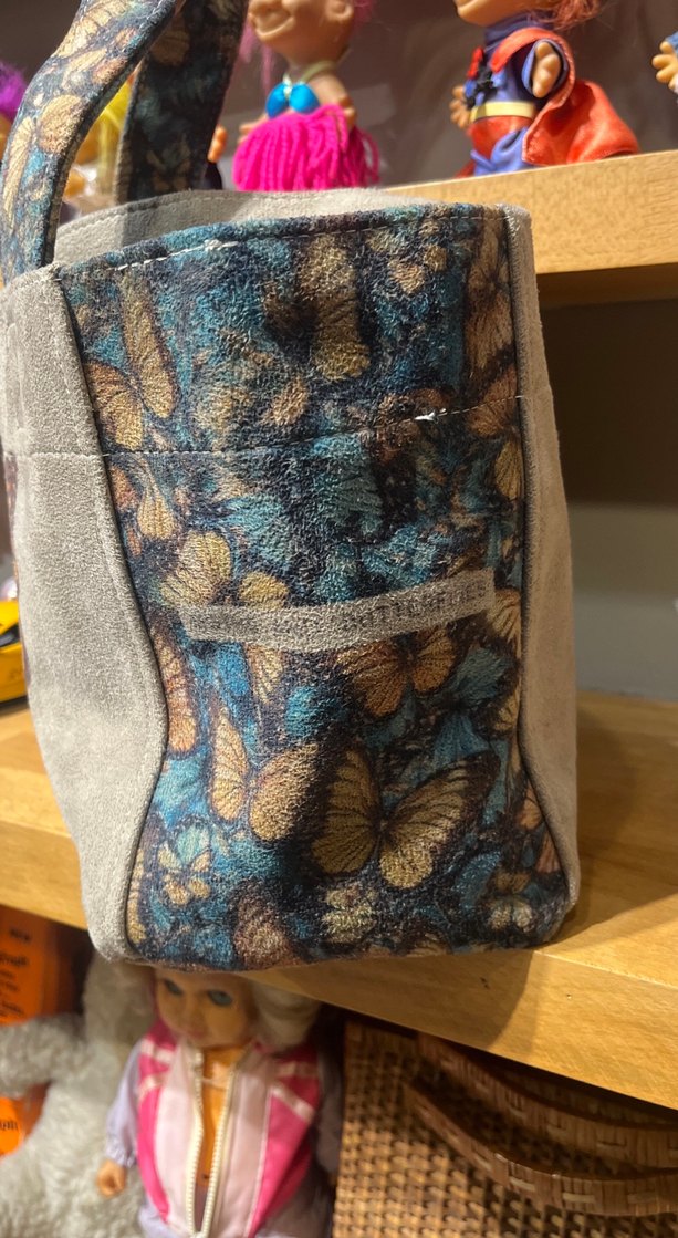 Kelebek Baskılı Kadın Süet Çanta - Görsel 2