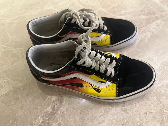 vans alevli spor ayakkabı