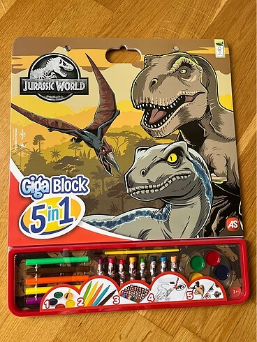 Jurassıc world boyama kitabı