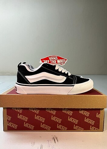 38 Beden Vans knu school