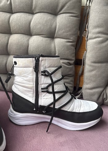 Beyaz Gri Stiletto Topuklu Spor Kadın Botu - Görsel 2